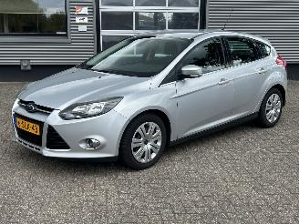 krockskadad bil auto Ford Focus 1.6 TDCI Titanium 2013/10