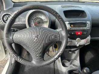 Peugeot 107 1.0-12V XR 5drs picture 14