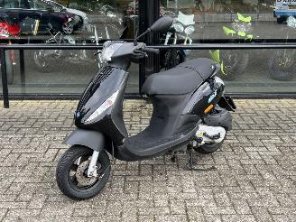 Unfall Kfz Roller Piaggio  Zip 50 4T 2015/8