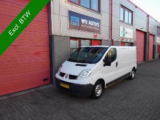 Renault Trafic 2.0 dCi T29 L2H1 airco 3 e versnelling stuk !!! picture 1