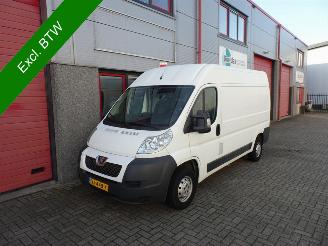 occasion commercial vehicles Peugeot Boxer 330 2.2 HDI L2H2 Profit+ 2014/8