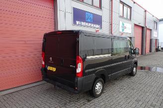 Peugeot Boxer 330 2.2 BlueHDi 120 L2H1 Premium airco picture 3
