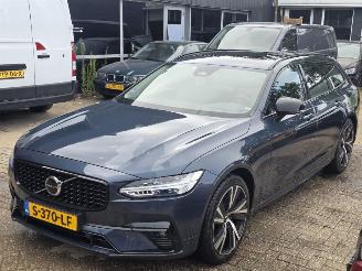 Schadeauto Volvo V-90 B5 Automaat Plus Dark 184KW Motor defect 2023/2