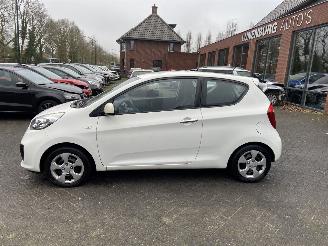 Kia Picanto 1.0 CVVT BusinessLine  AIRCO Hatchback 3-dr. picture 2