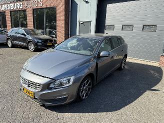 Volvo V-60 1.5 T3 Momentum  AUTOMAAT Stationwagen 5-dr. picture 3