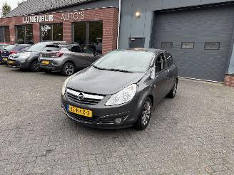 Schadeauto Opel Corsa 1.4-16V \'111\' Edition (Hatchback 5-dr.) 2010/9