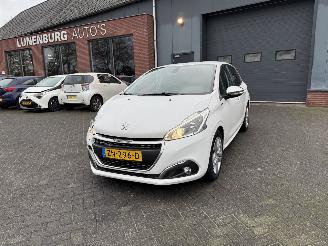 škoda osobní automobily Peugeot 208 1.2 PureTech Signature NAVIGATIE 2019/6