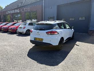 skadebil auto Renault Clio 0.9 TCe Expression 2015/10