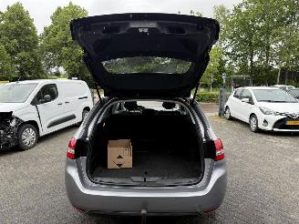 Peugeot 308 1.6 BlueHDI Blue Lease PANORAMADAK  Executive Pack picture 11