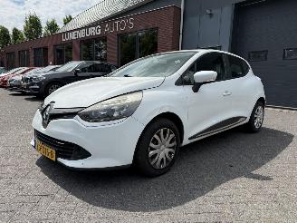 Unfallwagen Renault Clio 1.2 16V  AIRCO NAVIGATIE  (Hatchback 5-dr.) 2014/4