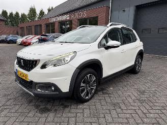 uszkodzony samochody osobowe Peugeot 2008 1.2 PureTech Allure  AUTOMAAT (SUV 5-dr.) 2016/10