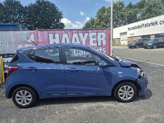 Hyundai I-10 1.0i i-motion comfort picture 2
