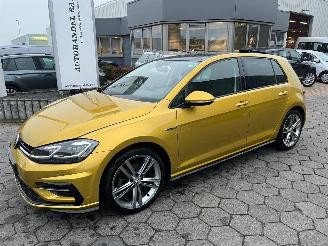 krockskadad bil auto Volkswagen Golf R-Line Pano  AUTOMAAT 81KW 2017/12