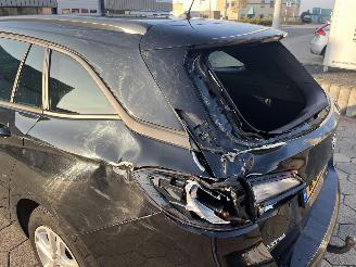 Opel Astra Sports Tourer 1.2 Edition picture 10