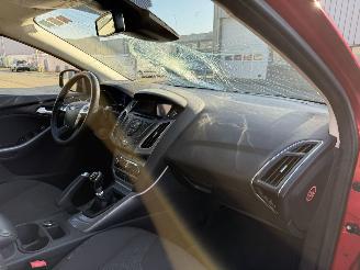 Ford Focus Wagon 1.6 TDCI Titanium nl auto picture 14