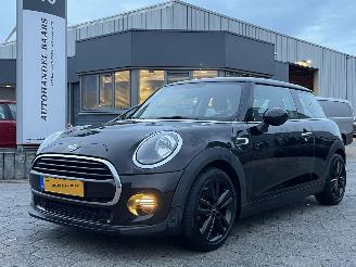 krockskadad bil auto Mini One 1.5 One Salt 2018/5