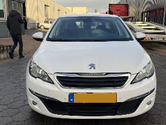 Peugeot 308 SW 1.2 PureTech Allure picture 2