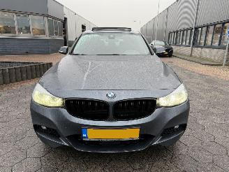 BMW 3-serie 320i xDrive High Executive picture 2
