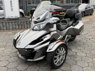 skadebil auto Can-Am Wrangler Tour Spyder 2015/2