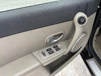 Renault Clio 1.6-16V INITIALE PARIS  PANO picture 10