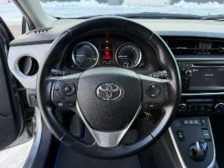 Toyota Auris 1.8 Hybrid Executive picture 18