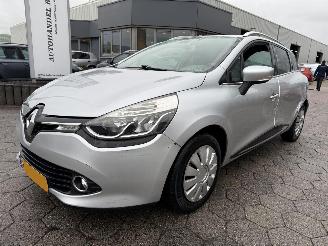 Vaurioauto  passenger cars Renault Clio Estate 0.9 TCe Dynamique 2015/3