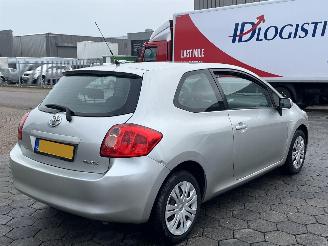 Toyota Auris 1.4-16V picture 4