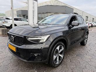 Voiture accidenté Volvo XC40 2.0 B4 Plus Dark 2024/2