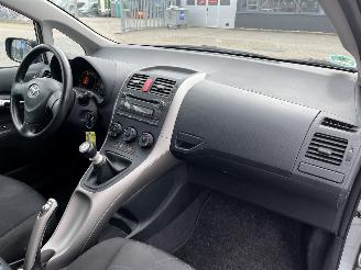 Toyota Auris 1.3 Access picture 11