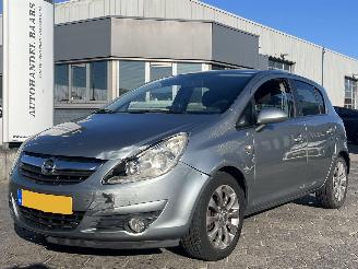 Schadeauto Opel Corsa 1.4-16V \'111\' Edition 2010/10