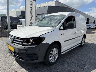uszkodzony samochody ciężarowe Volkswagen Caddy 1.6 TDI L1H1 2015/7