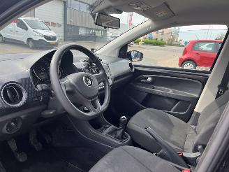 Volkswagen Up! 1.0 picture 15