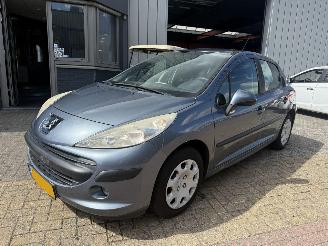krockskadad bil auto Peugeot 207 1.4 VTi Cool \'n Blue 2008/3
