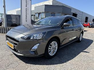 Schadeauto Ford Focus Wagon 1.0 EcoBoost Active Business 2021/10