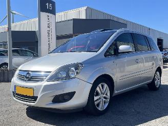 krockskadad bil auto Opel Zafira 1.8 Cosmo 2011/7