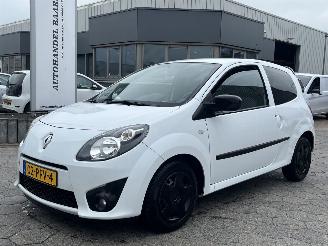 krockskadad bil auto Renault Twingo 1.2-16V Collection 2011/1