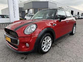 skadebil auto Mini Cooper 1.5 Cooper Business 2018/2