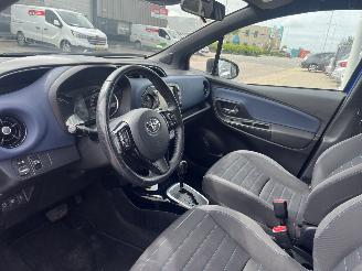 Toyota Yaris 1.5 Hybrid Bi-Tone picture 13