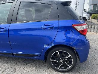 Toyota Yaris 1.5 Hybrid Bi-Tone picture 8