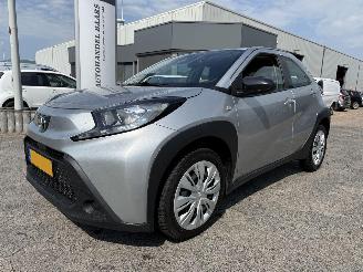 uszkodzony samochody osobowe Toyota Aygo X 1.0 VVT-i MT Play 2022/10