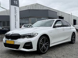 uszkodzony samochody osobowe BMW 3-serie 330e High Executive 2021/3