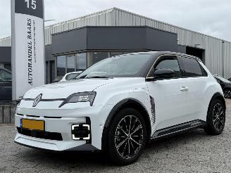 Unfallwagen Renault 5 110KW iconic cinq 52 kWh 2025/2