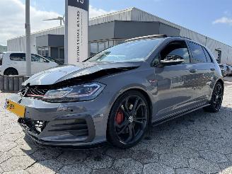 krockskadad bil auto Volkswagen Golf 2.0 GTI  TCR 290 pk PANO. 2019/6
