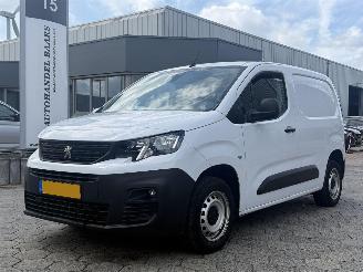 krockskadad bil bedrijf Peugeot Partner 1.5 BlueHDi 100 S&S L1 2022/10