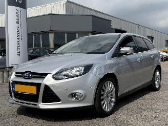 damaged passenger cars Ford Focus Wagon 1.0 EcoBoost Lease Titanium 2013/7