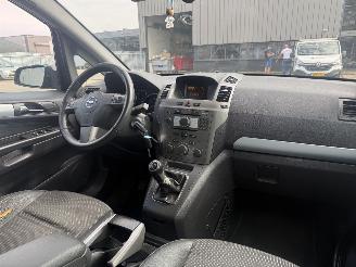 Opel Zafira 1.6 Executive picture 11