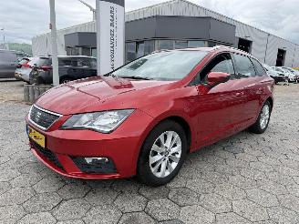 Damaged car Seat Leon 1.0 Automaat EcoTSI Style Business Intense 2017/6
