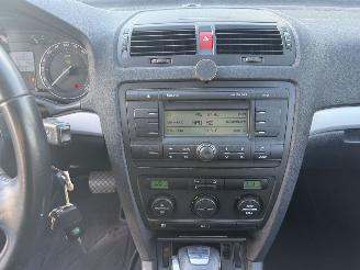 Skoda Octavia 1.6  Ambiente  AUTOMAAT picture 17