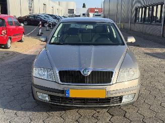 Skoda Octavia 1.6  Ambiente  AUTOMAAT picture 3
