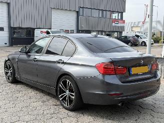 BMW 3-serie 320i Executive AUTOMAAT picture 6
